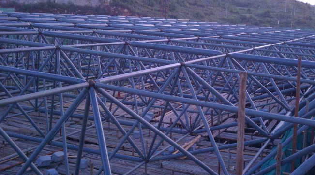 凌源概述网架加工中对钢材的质量的过细恳求